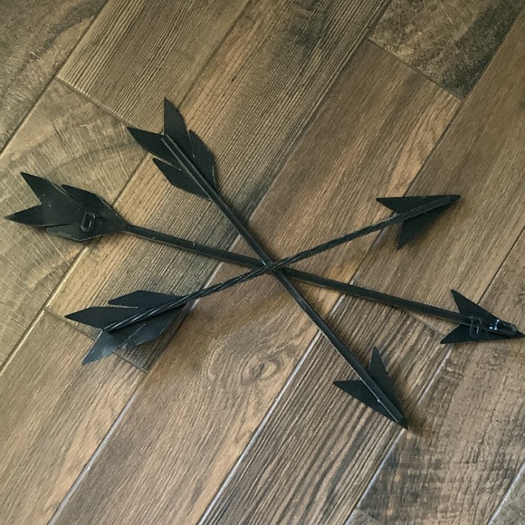 Three Arrows Metal Wall Decor - Picture 9 of 9